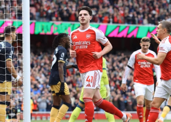 Arsenal Reclaim Premier League Top Spot After Convincing West Ham Victory